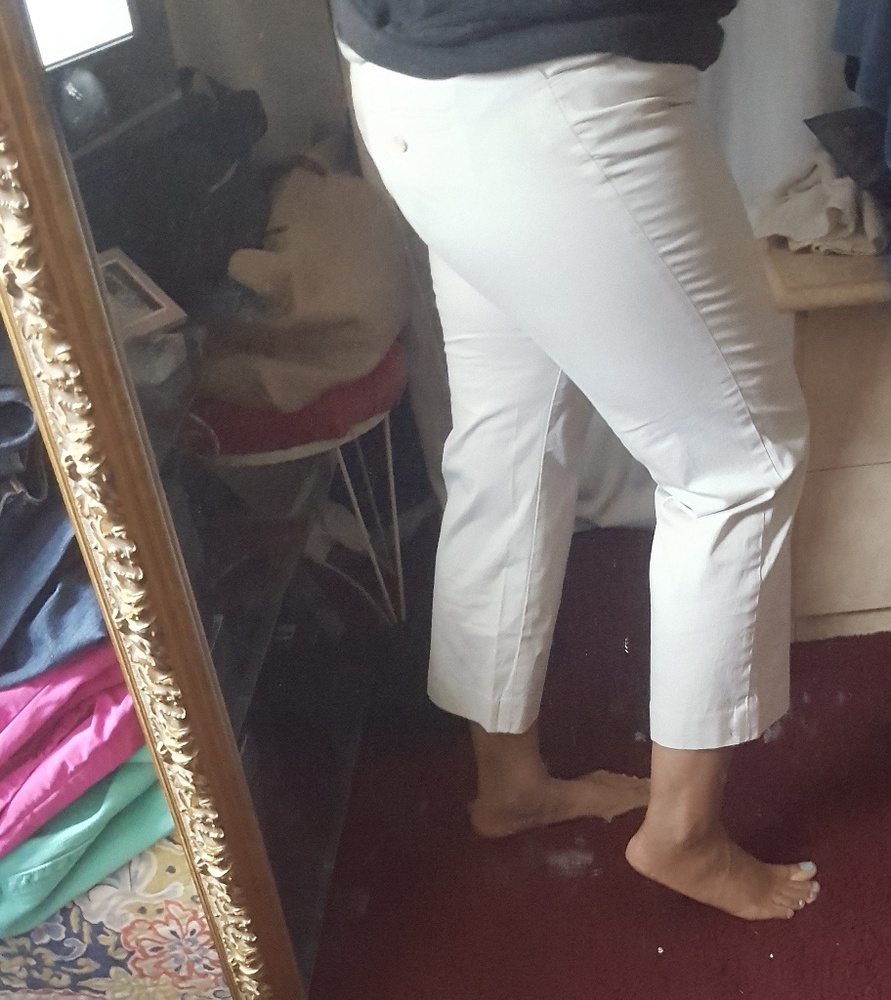 GAP Cropped Kahkis Size 12